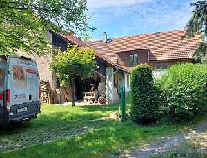 Zateplení stropu rodinného domu pomocí foukané izolace